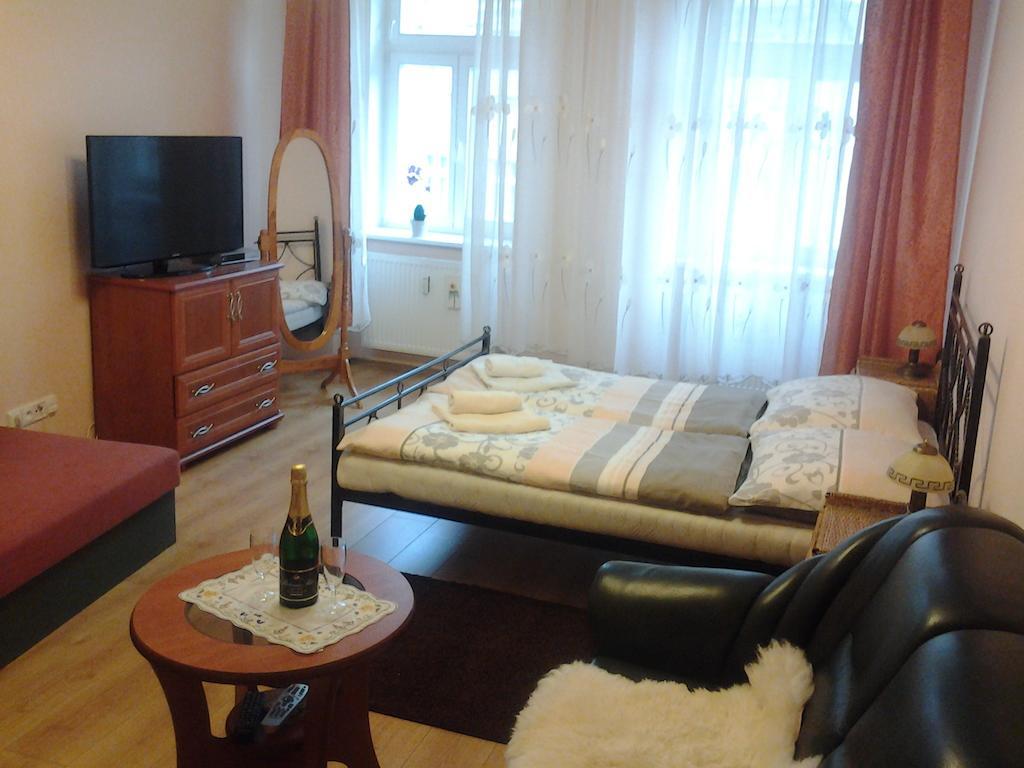 Apartment U Tri Jehnatek *